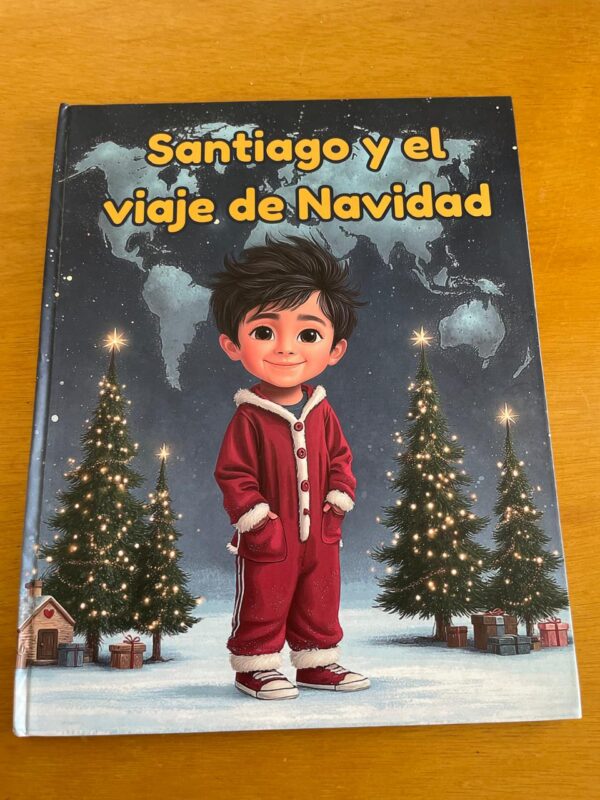 libro-personalizado-navidad-santiago-portada Portada del cuento infantil personalizado “Santiago y el Viaje Mágico de Navidad” con temática navideña